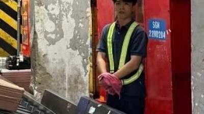 항공사 직원, 승객 수하물에서 1,900달러 훔쳐 적발