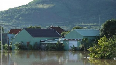 중부 닥락성, 칼마에기 태풍으로 2명 사망, 수천 명 대피