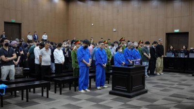 풀만 하노이 도박 사건으로 한국인 3명 및 전직 지방 지도자 징역형