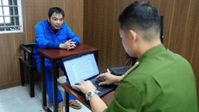 보험금 사기 위해 스스로 뼈를 부러뜨린 혐의로 기소된 사기 조직