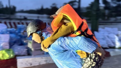 베트남 중남부 지역 홍수와 산사태로 최소 40명 사망