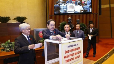 국회, 자연재해 및 홍수 피해자 추모