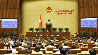 국회, 비상사태법 통과