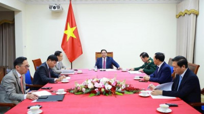 베트남 총리, 말레이시아 총리와 전화 회담