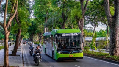 하노이 친환경 차량에 차별화된 번호판 배경색 적용