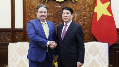 베트남 주석, 주 베트남 미국 대사의 성공적인 기여 찬사