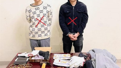 금은방 강도 용의자 2명, 40시간 추격 끝에 체포