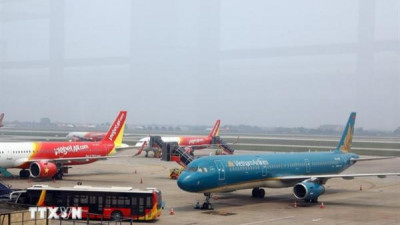 짙은 안개로 노이바이공항 항공편 13편 영향 받아